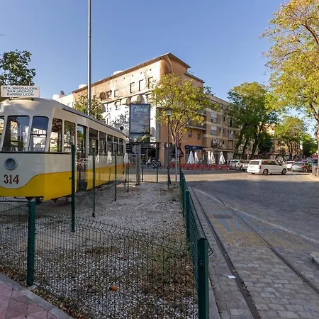 Charming 2 Bedroom At Triana Center By Oui Apartment *