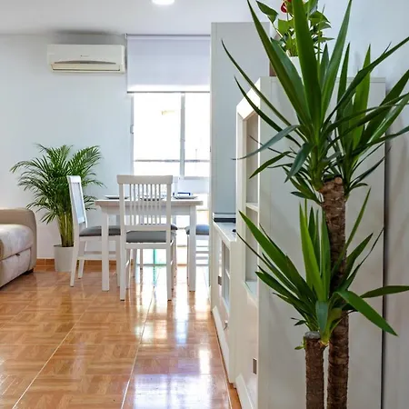 Charming 2 Bedroom At Triana Center By Oui *