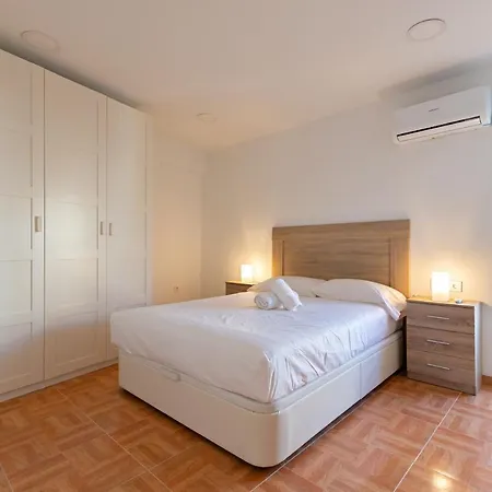 Charming 2 Bedroom At Triana Center By Oui