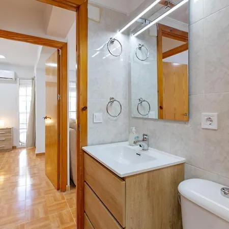 Charming 2 Bedroom At Triana Center By Oui Apartamento