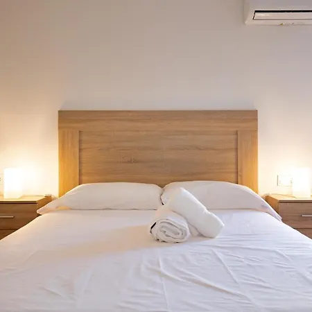 Charming 2 Bedroom At Triana Center By Oui *